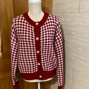 Feminine woven cardigan sweater. Size XL